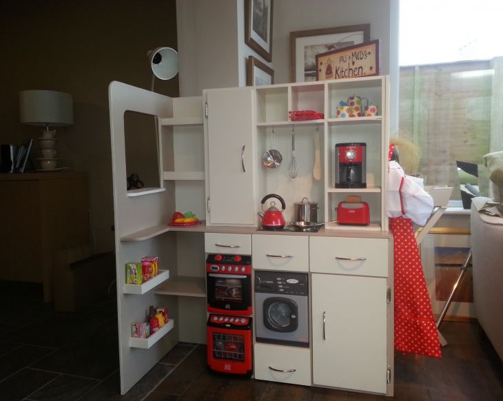 Santa's Kitchen Helper