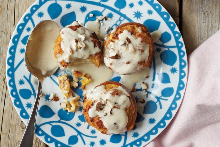 Sweet Treats: Sophie Kooks' Almond Baked Peaches with White Chocolate Sauce