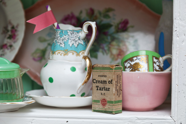 Sharon Hearne-Smith's 1950s style home - kitchen