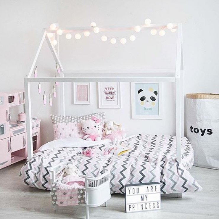 pink_house_bed