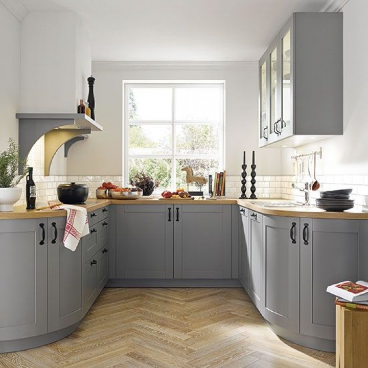 10 ways to make your small kitchen look bigger 