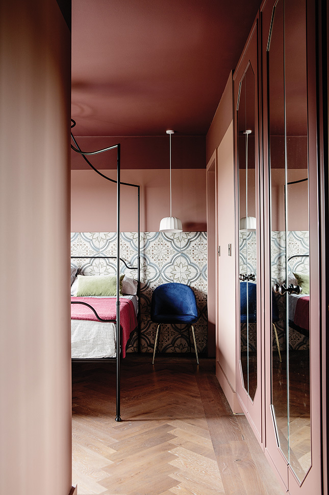 pink bedroom 