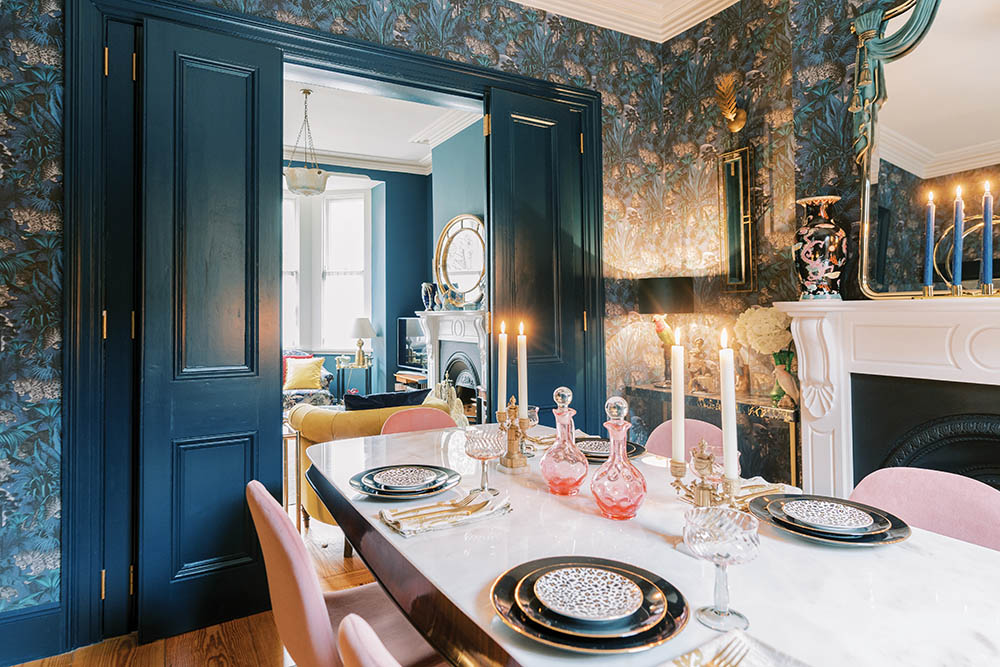 Image of the dining room in Kathleen Lonergan's home, H&H Jan-Feb22