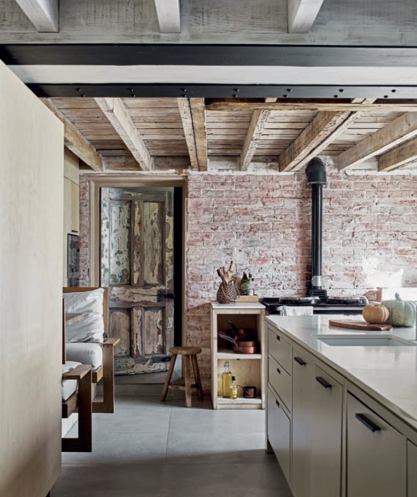 Image of a kitchen in the book Calm by Sally Denning, H&H Mar-Apr22