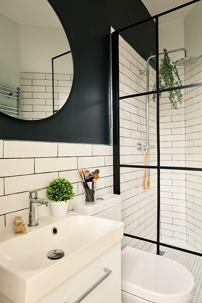 Image of Sarah Duggan's bathroom, House and Home Mar-Apr22