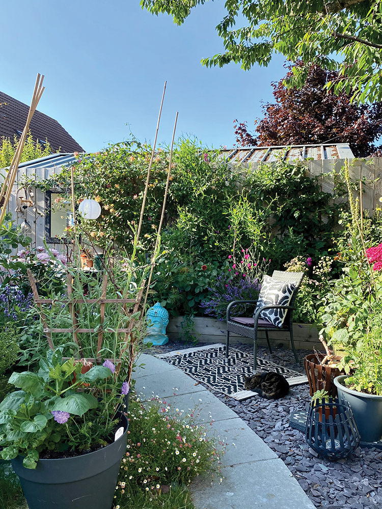 Image of Sarah Twigg Doyle's @Retwiggdstylist garden