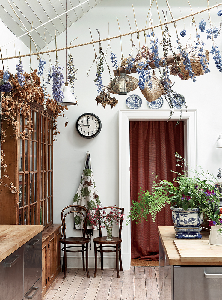 Image from Selina Lake's book Heritage Style of a traditional kitchen