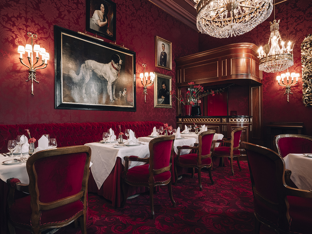 Image of the Rote Bar restaurant at the Hotel Sacher, Vienna