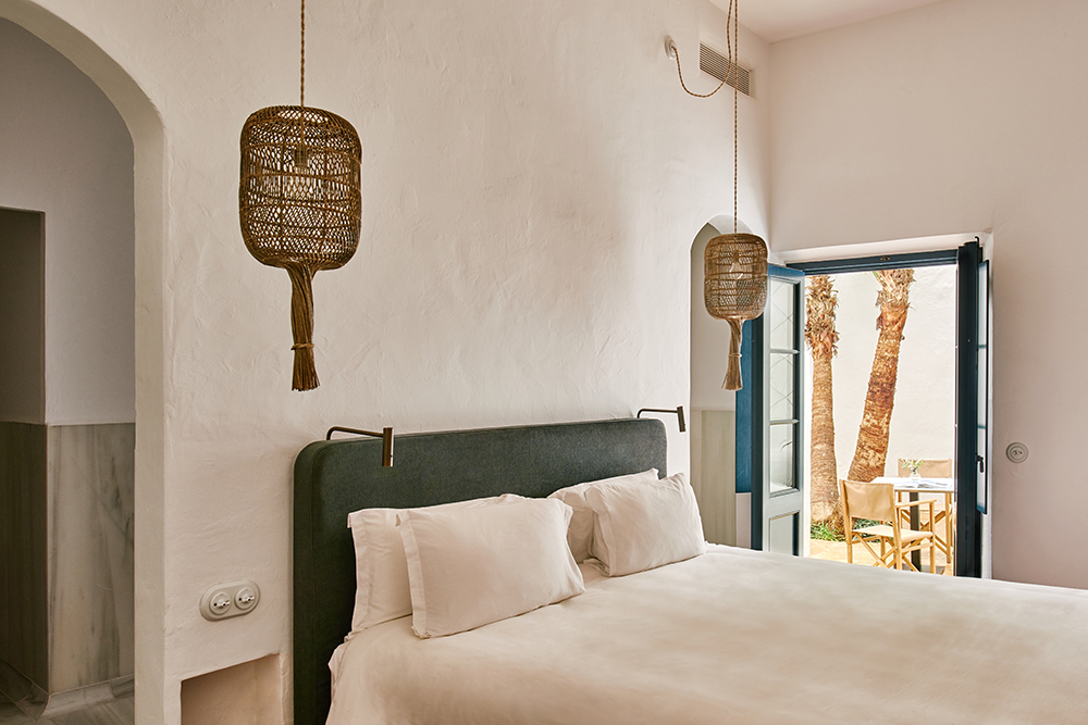 Image of bedroom with terrace in Faustino Gran hotel in Menorca