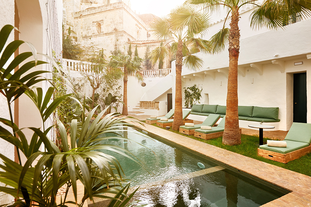 Image of pool in Faustino Gran hotel in Menorca