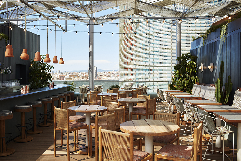 Image of the Tope rooftop bar at the Hoxton Barcelona