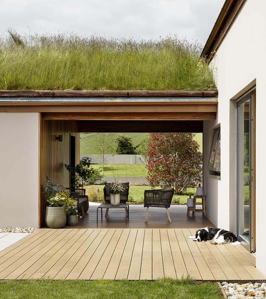 Image of Halka Lodge breezeway