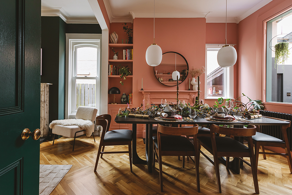 Image of the dining room belonging to Laura Magee of @deco.dwelling